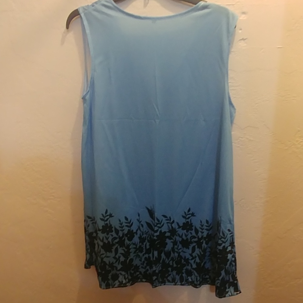 Two Tops - Picture 2 of 4